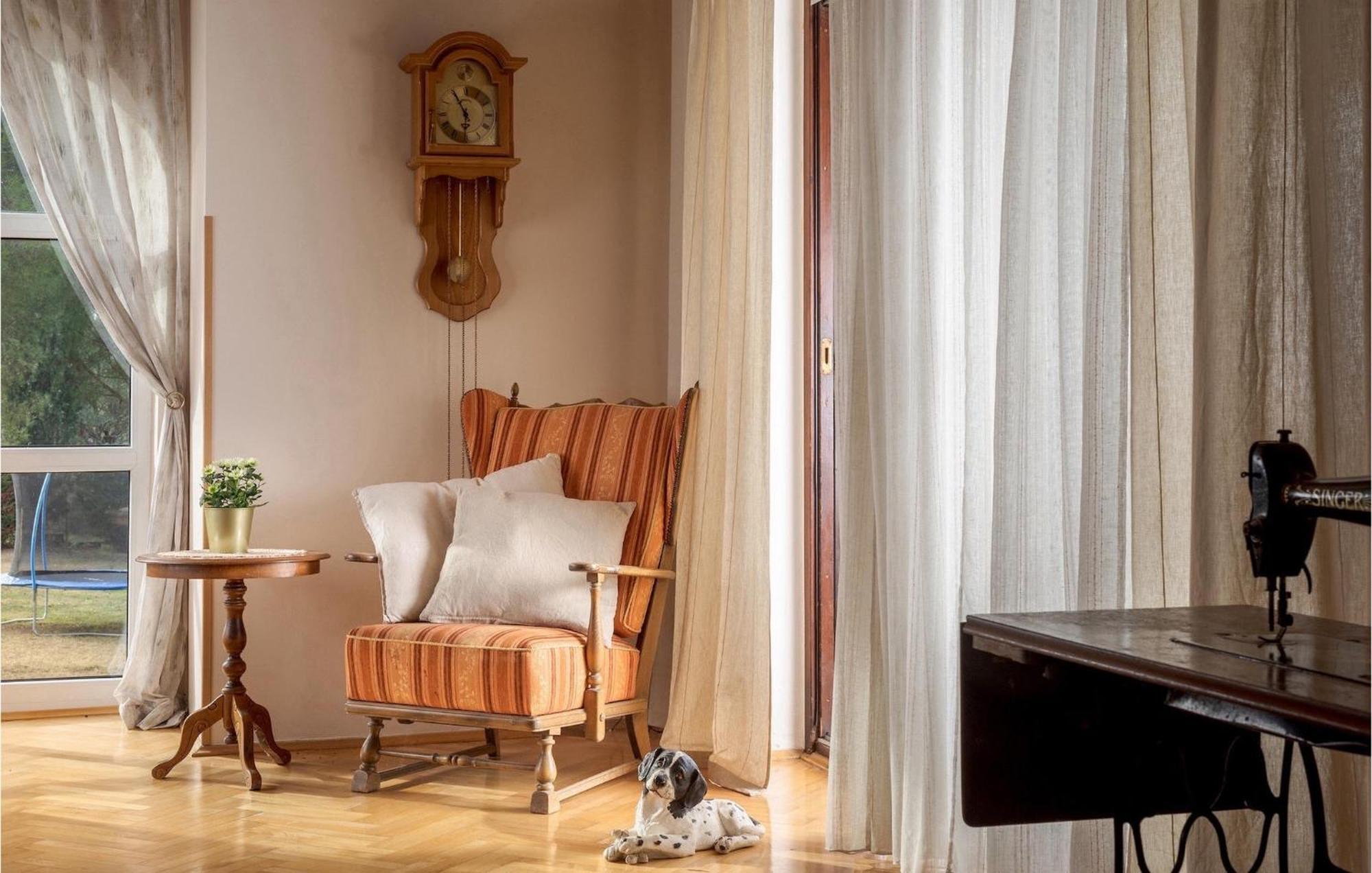 Rosy Holiday home *