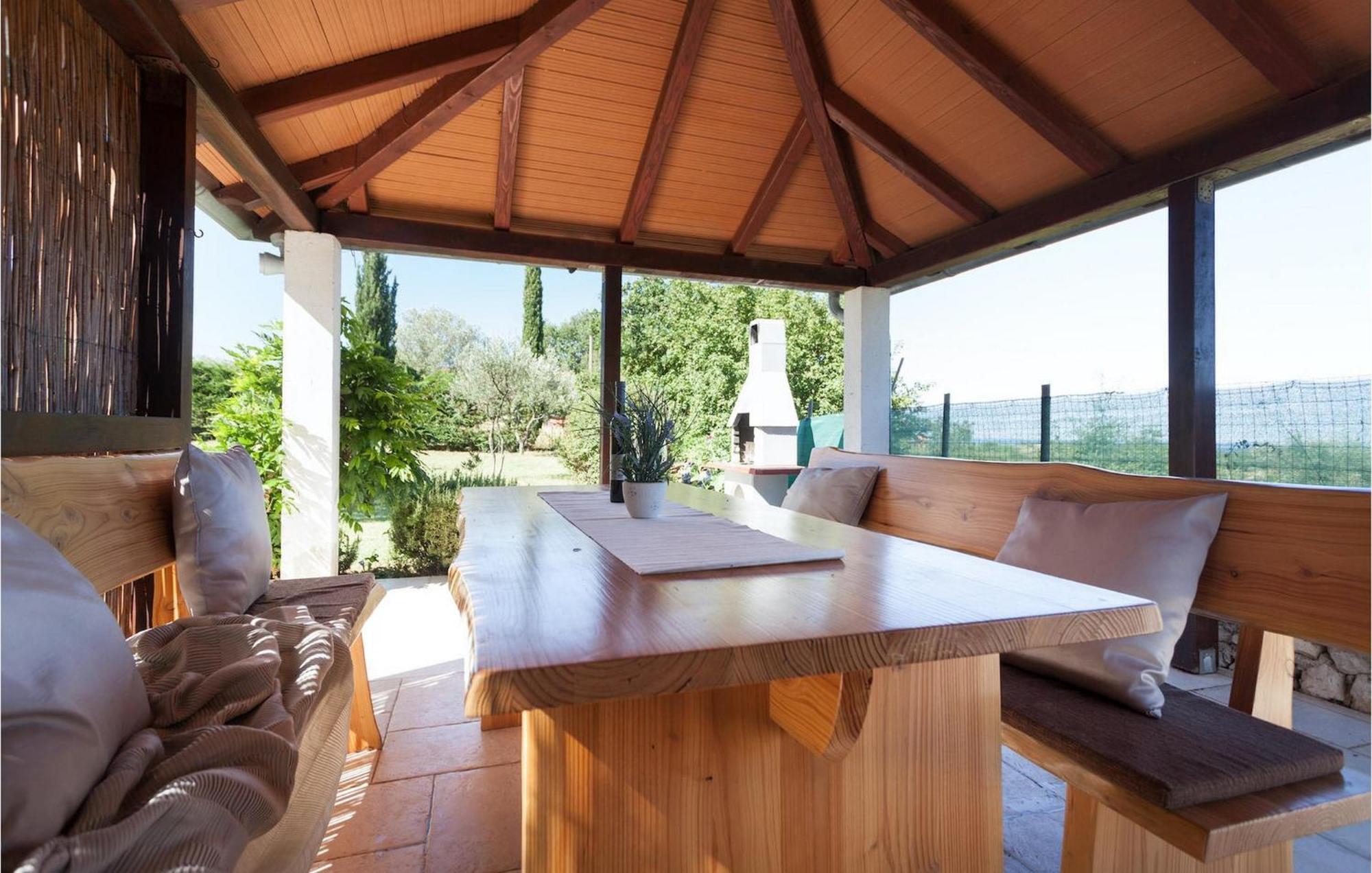 Holiday home Rosy *